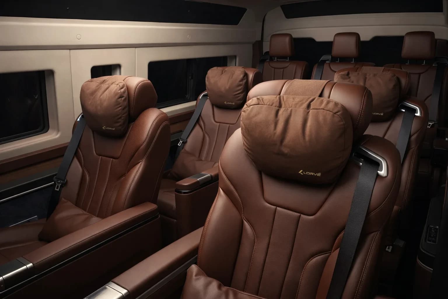 Hiace Premium siap disewa di Jakarta
